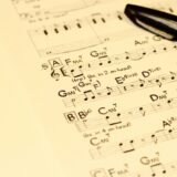 英語の歌をリズミカルに歌えるようになる方法